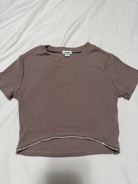 •Garage Mauve-Brown Ribbed Cropped Tee with Jeweled Hem size XS •selling for $6